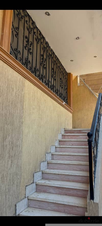 Apartment for rent in neighborhood 2 with a private entrance for the car