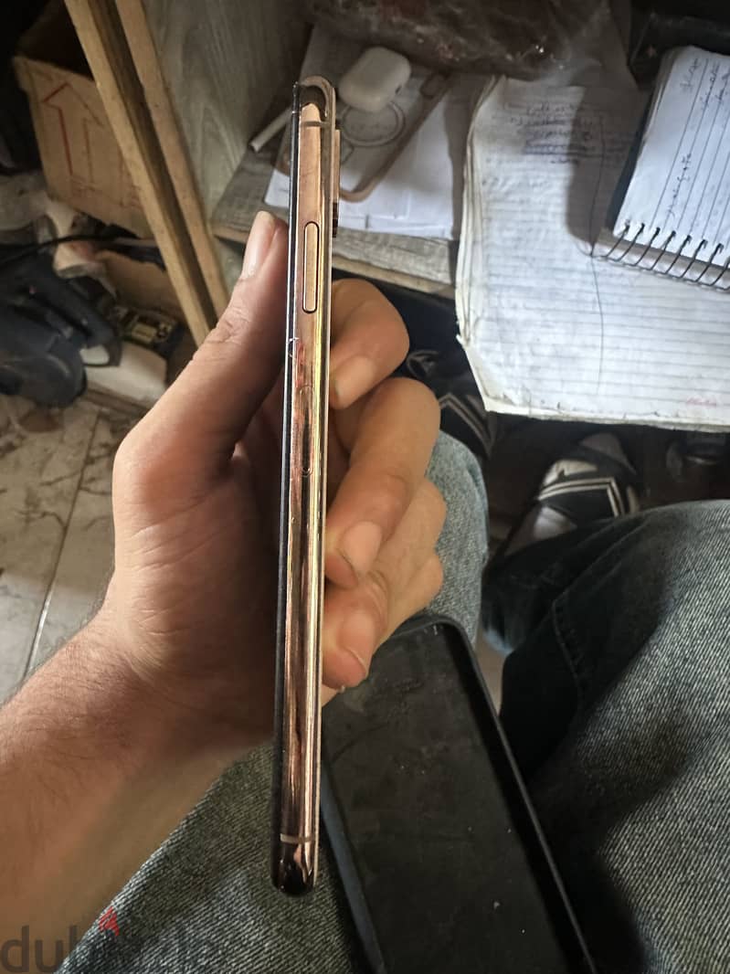 Apple - iPhone XS Max 3