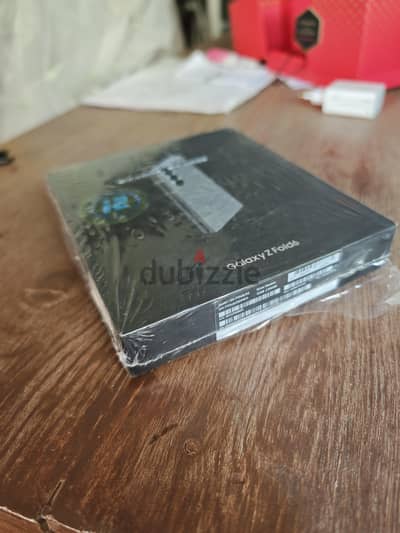 Samsung Z Fold 6 silver shadow
