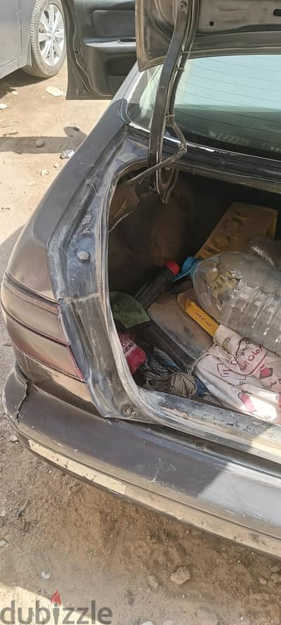 نيسان صني 2000