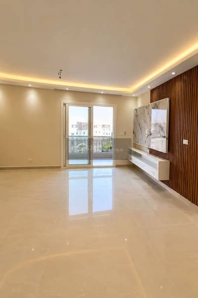 My city has a super lux apartment with immediate delivery