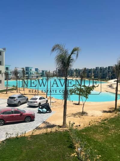 شالية باقساط  في فوكا باي استلام فوري متشطب و مفروش بالكامل بالتكيفات موقع مميز أمام اللاجون مباشرة