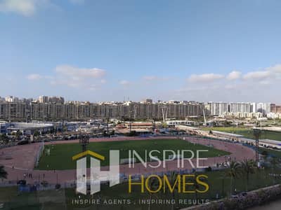 أول سكن للإيجار بجراند فيو مع إطلالة مباشرة على نادي سموحة