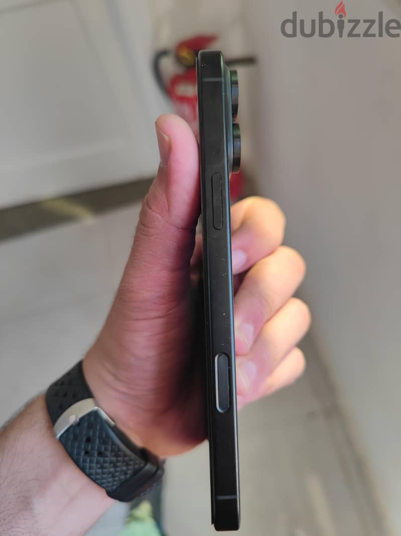 Apple - iPhone 16 Pro Max 1