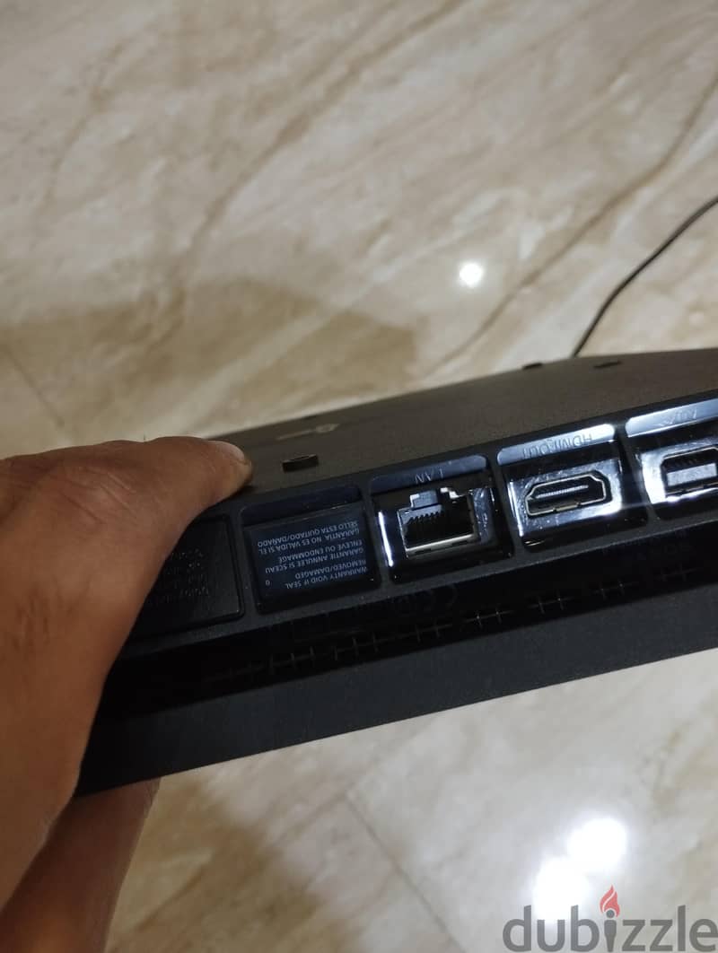 playstation 4 slim 1
