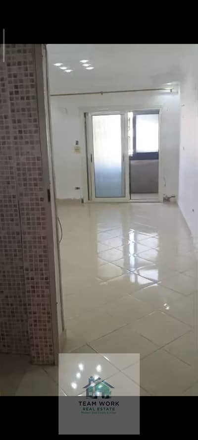 شقه للايجار الفاضي في الشيخ زايد الحي ال11 مج2 غرفتين وصاله ومطبخ حمام سوبر لوكسUnfurnished apartment for rent in Sheikh Zayed, District 11, Block 2.