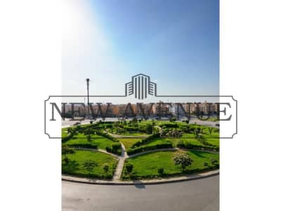 دوبلكس افضل لوكيشن 3 غرف تشطيب فاخر 6 تكييفات بالمطبخ فيو مفتوح مساحات خضراء سمارت هوم