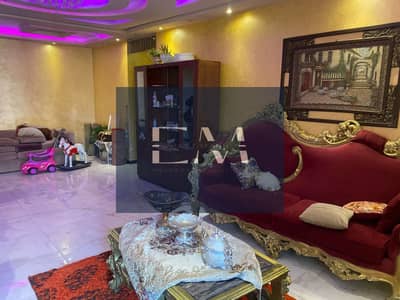 شقة للإيجار مفروشة بالكامل بالتكييفات، جاهزة للسكن