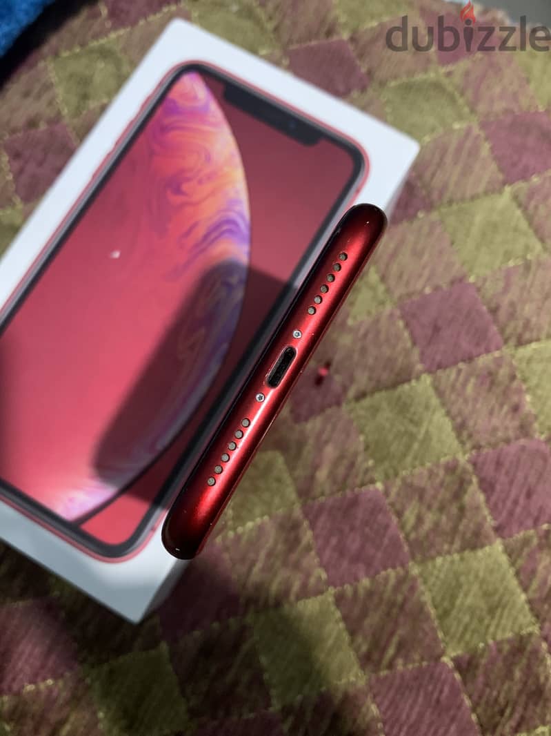 Apple - iPhone XR 4