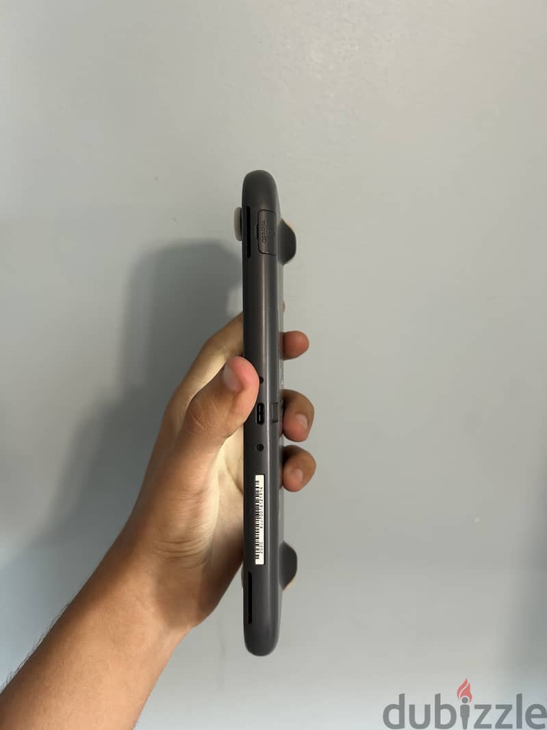 Nintendo switch lite 4