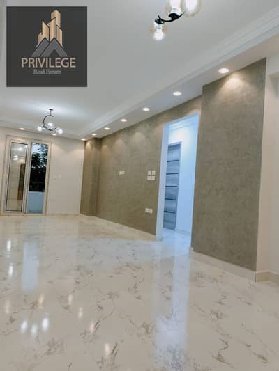 Apartment for sale in Sector Six