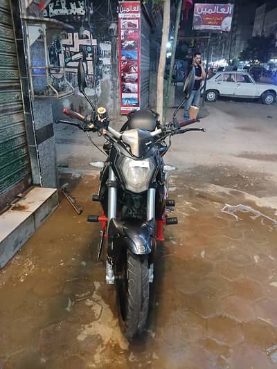 Benelli tnt 150cc