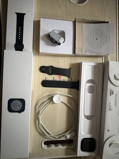 New apple watch series 8 midnight aluminum sport (the watch is new)