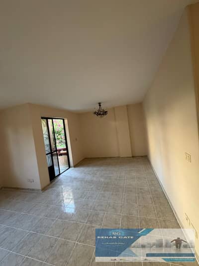 A fantastic deal! Apartment for rent in Rehab City – 96 sq m with a 45 sq m garden, prime location.