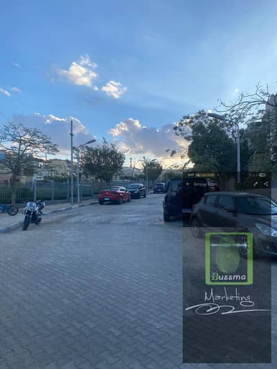 استوديو روف باسانسير مفروش ومكيف كمبوند زايد ريجينسي