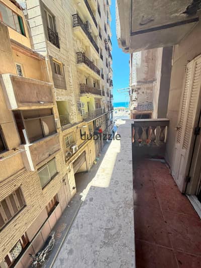 للبيع شقه 95 متر كليوبترا تاني نمره من البحر