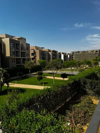 شقه لايجار اول سكن 3 غرف بالمطبخ و التكيفات  فى AL MARASEM FIFTH SQUARE