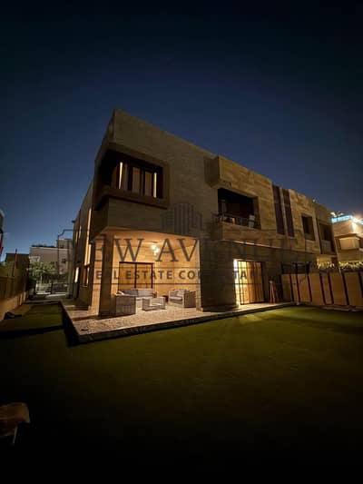 توين هاوس فاخر فى تاچ سيتى Taj City متشطب بالكامل و التكييفات جاردن كبير وموقع مميز