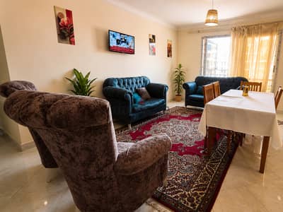 شقة مفروشة بالقاهره الجديده - New Cairo- علي شارع تسعين -من مالك مباشر