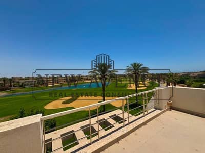 بنت هاوس صف اول جولف بالفرش و التكيفات اقل من سعر السوق في little Venice