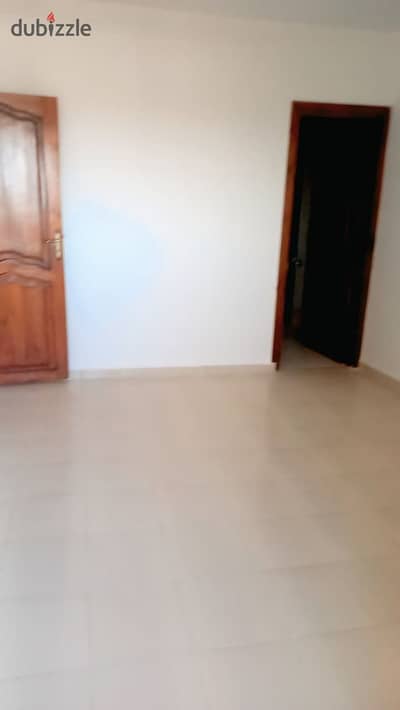 شقه للايجار السكنى 150 م سموحه خطوات من جرين بلازا أول شارع النصر  المطلات علي الشارع