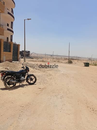  فرصة سكن واستثمار لا تعوض! شقة بحري 140م على طريق السويس مباشرة 