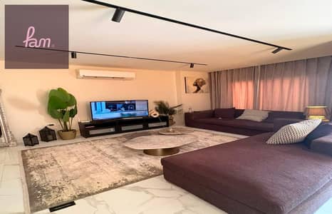 Elegant Ready-to-Move Apartment