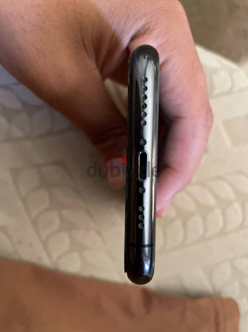 Apple - iPhone 11 Pro 3