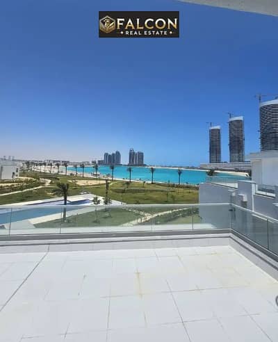 فيلا عظيمه صف اول SeaView تشطيب كامل بمقدم 1.2%فقط خطوات علي البحر امام الابراج  بالقرب مارينا و مراسي و هاسيندا Mazarine Marina