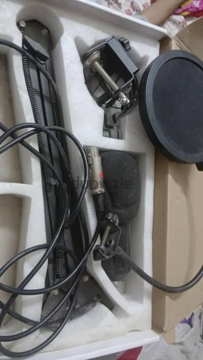 Mic condenser