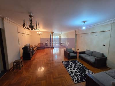 شقة سكنية للبيع في رشدي – على الترام – 200م²