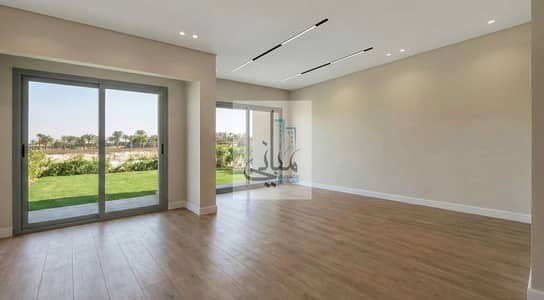 Town House for rent in Kings Range, New Giza, 6th of October; 305 sqm, including A/C units and kitchen