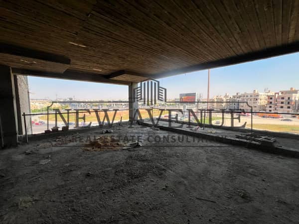مبنى متشطب بالكامل بمساحة ١٥٠٨ متر للبيع فى park vie (up wyde) golden square التجمع الخامس القاهرة الجديدة