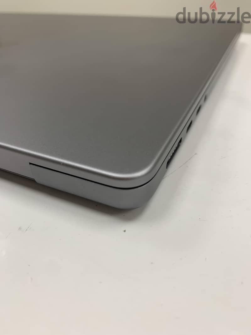 MacBook pro 14-inch M3 1