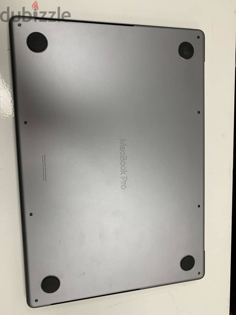 MacBook pro 14-inch M3 3