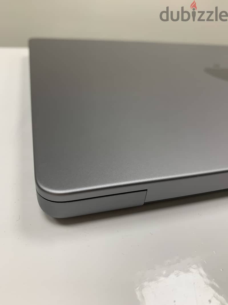 MacBook pro 14-inch M3 5