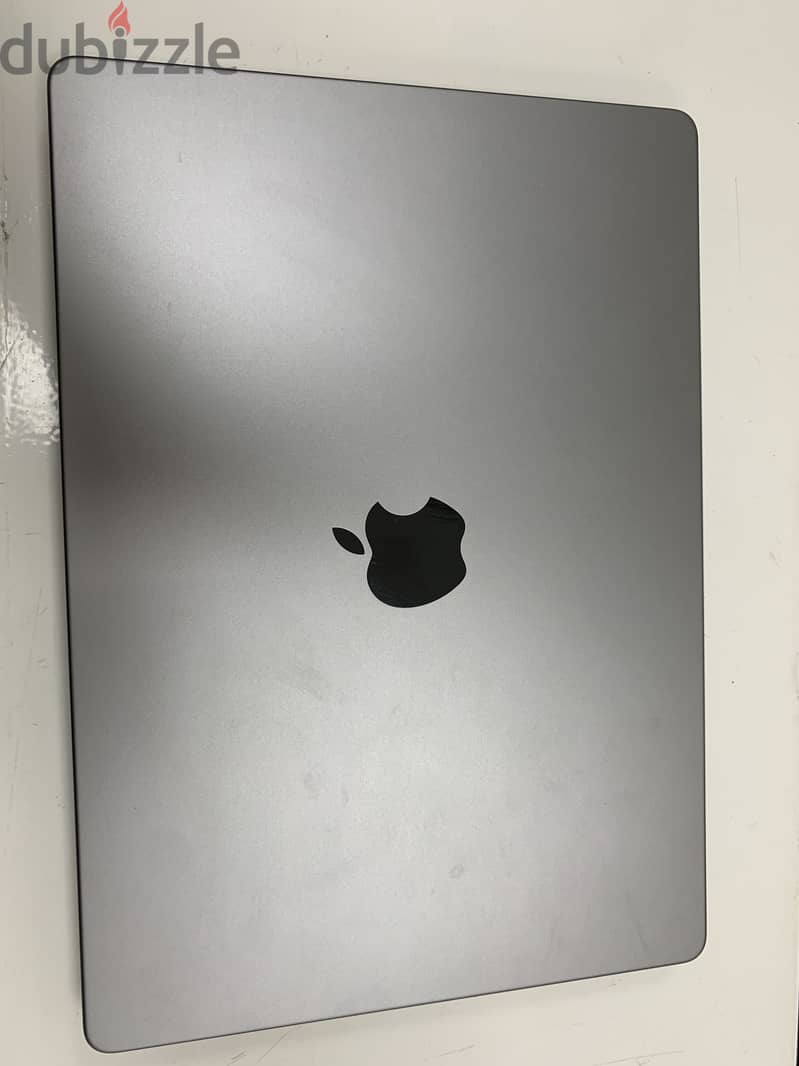 MacBook pro 14-inch M3 6