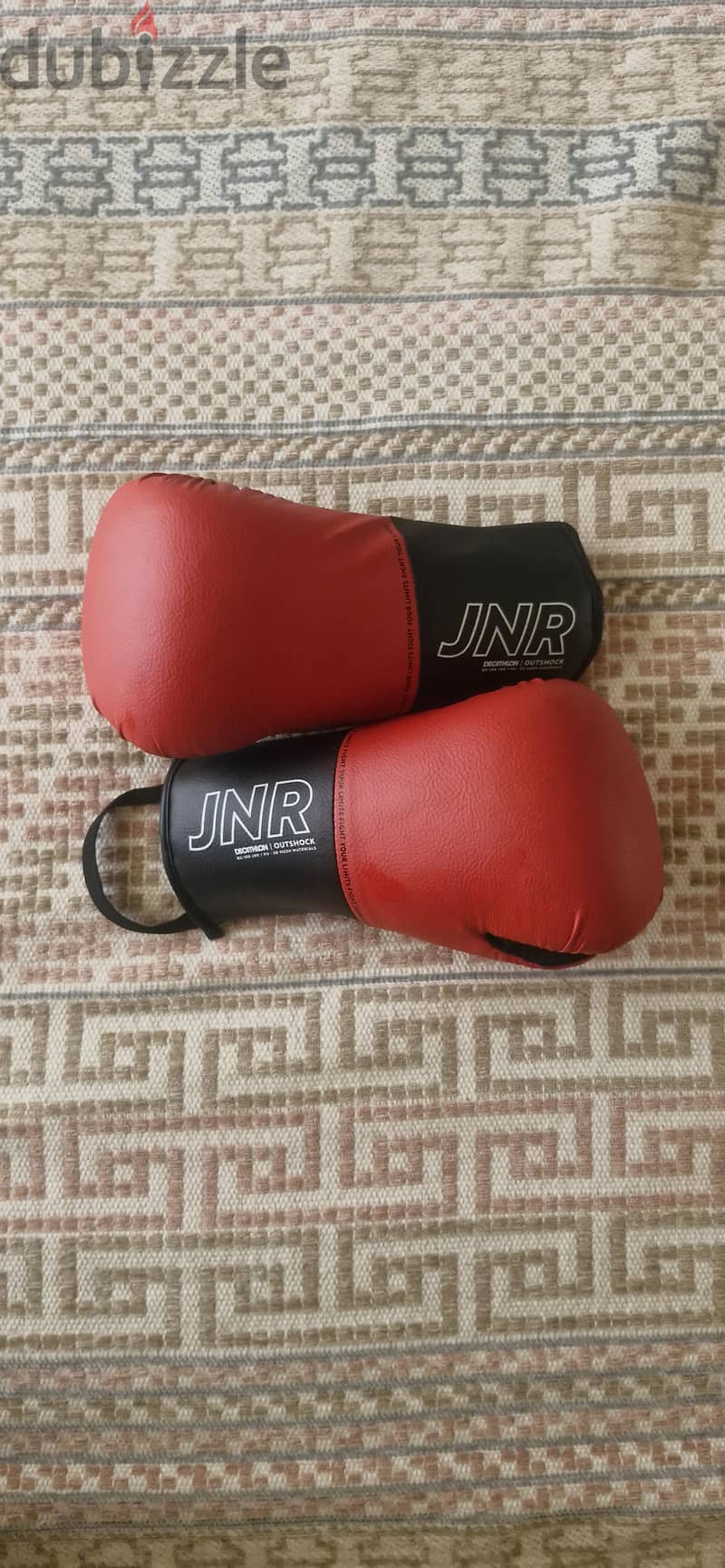 Decathlon outshoke boxing gloves for kids 1