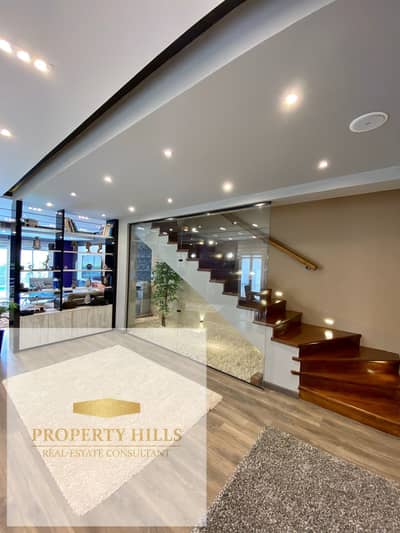 اي فيلا روف 243 م جاهزه للسكن الفوري 3 غرف في اميز لوكيشن في ماونتن فيو هايد بارك Mountain View Hyde Park