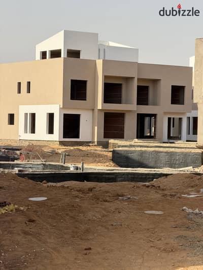 Twin House 327 sqm for Sale at the Price of an Apartment in Rosail Compound Opposite Gate 6 Madinaty Immediate Delivery Ready for Viewing in Mostakbal