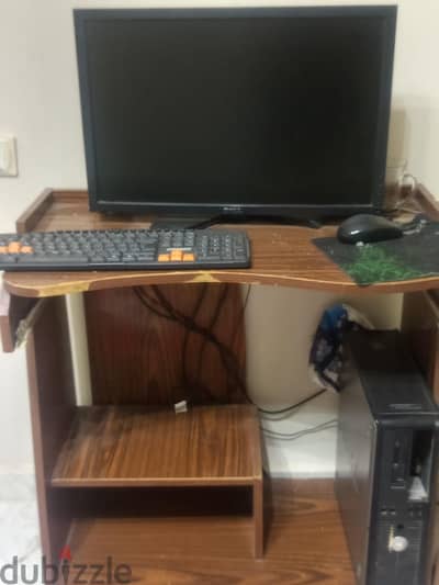 كمبيوتر Dell كامل بالشاشة والكيبورد والماوس