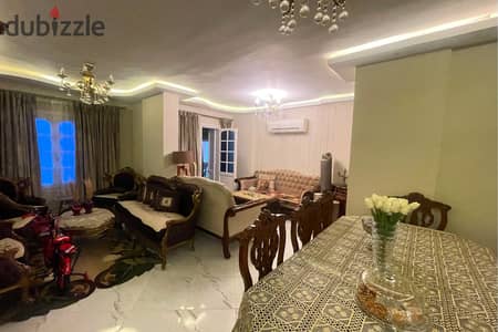 شقة للبيع في كامب شيزار  150متر خطوات من كلية هندسة