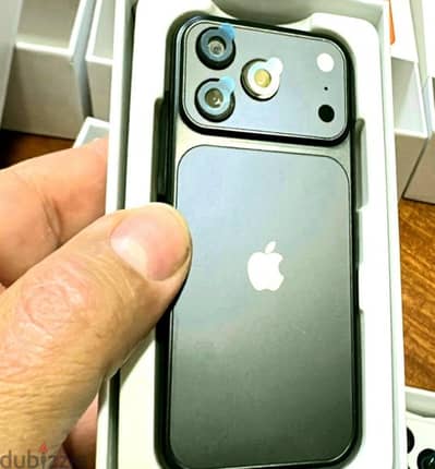 أى. فون ١٧  الحجم المينى  512GB   8RAM