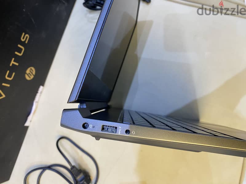 HP VICTUS 15 4