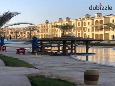 شاليه للبيع لاسيرينا بالم بيتش السخنه 125 متر بالفرش والاجهزه الكهربائيه