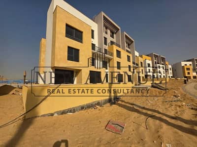 دوبلكس أرضي كورنر متشطب بالكامل بالتكييفات والمطبخ | في Zed East - التجمع الخامس