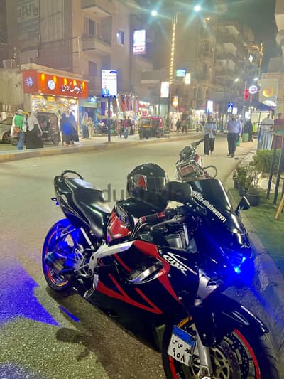 Honda f4 600