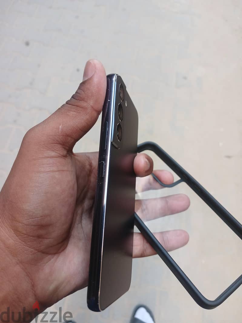 Samsung S22 4