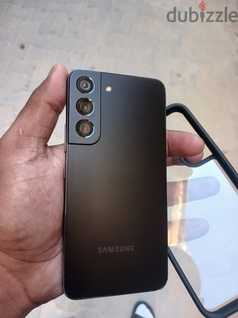 Samsung S22 5