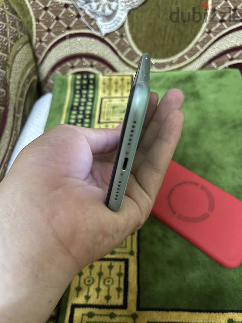 Apple - iPhone 11 8